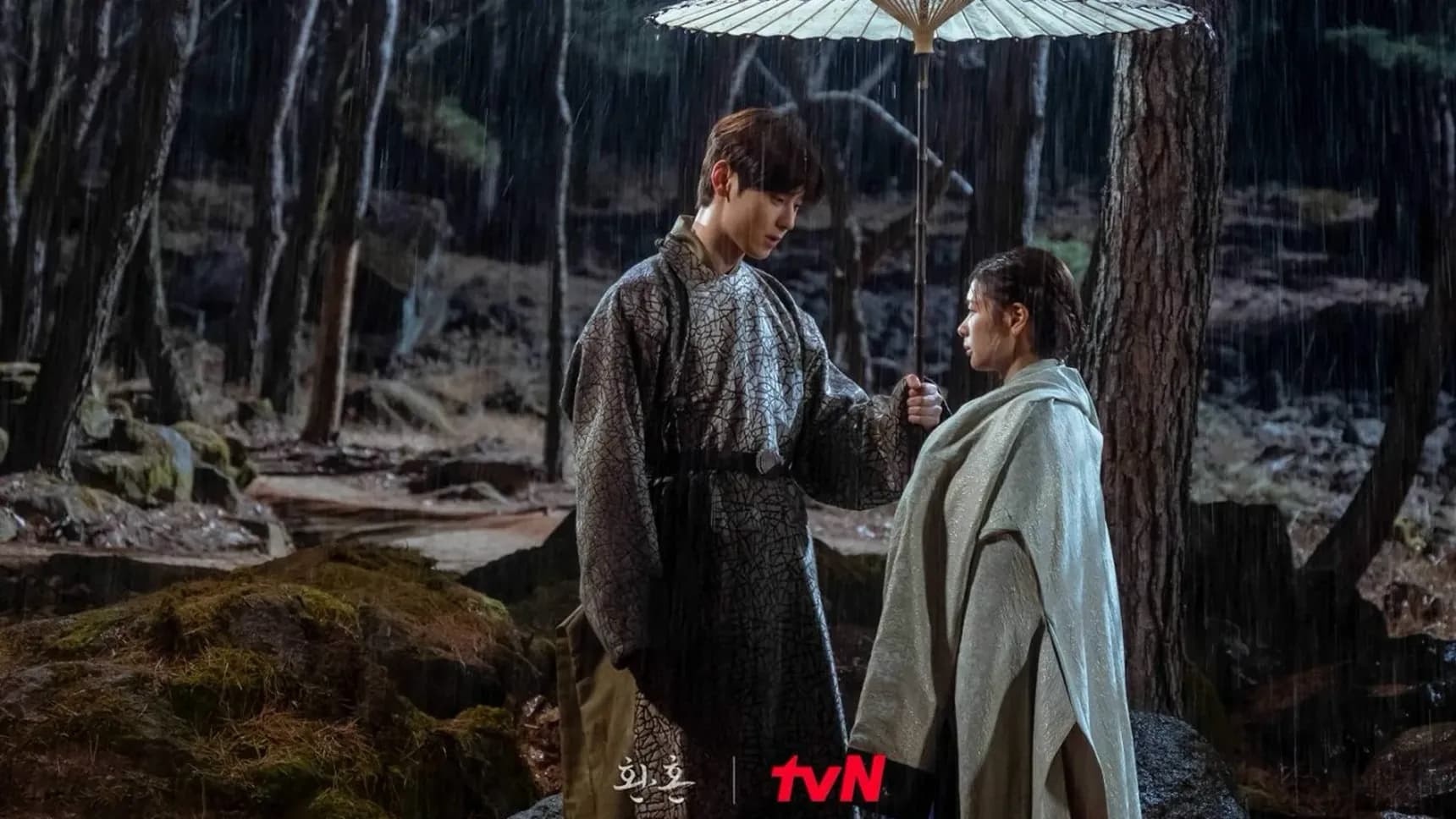 Záběr ze seriálu Alchymie duše