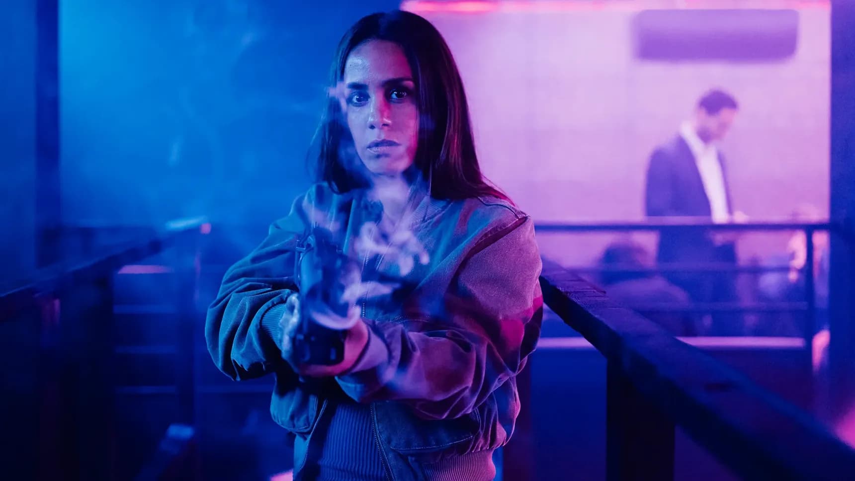 Alice Belaïdi jako policejní náčelnice Kenza ve filmu K.O.