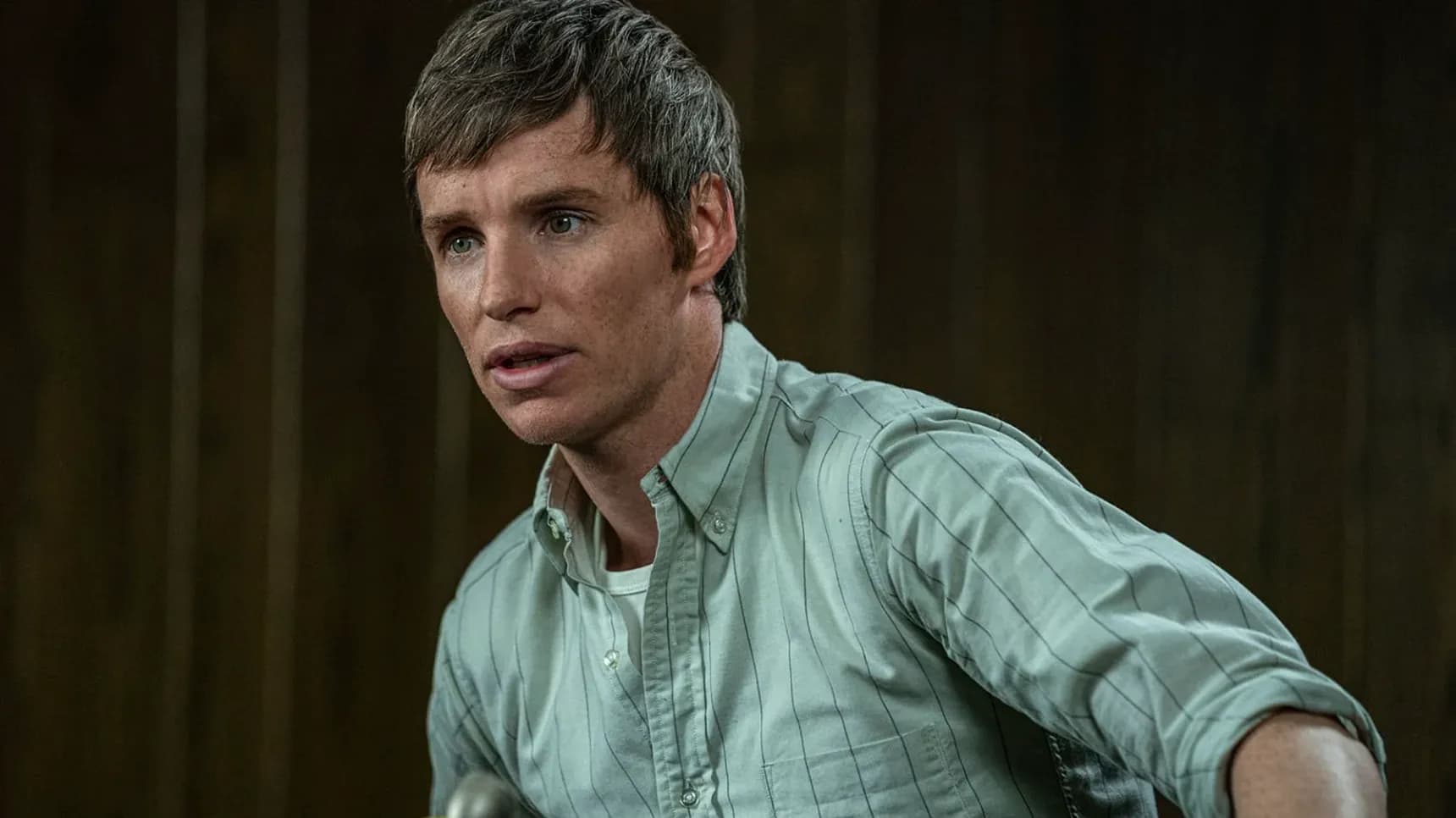 Eddie Redmayne ve filmu Chicagský tribunál