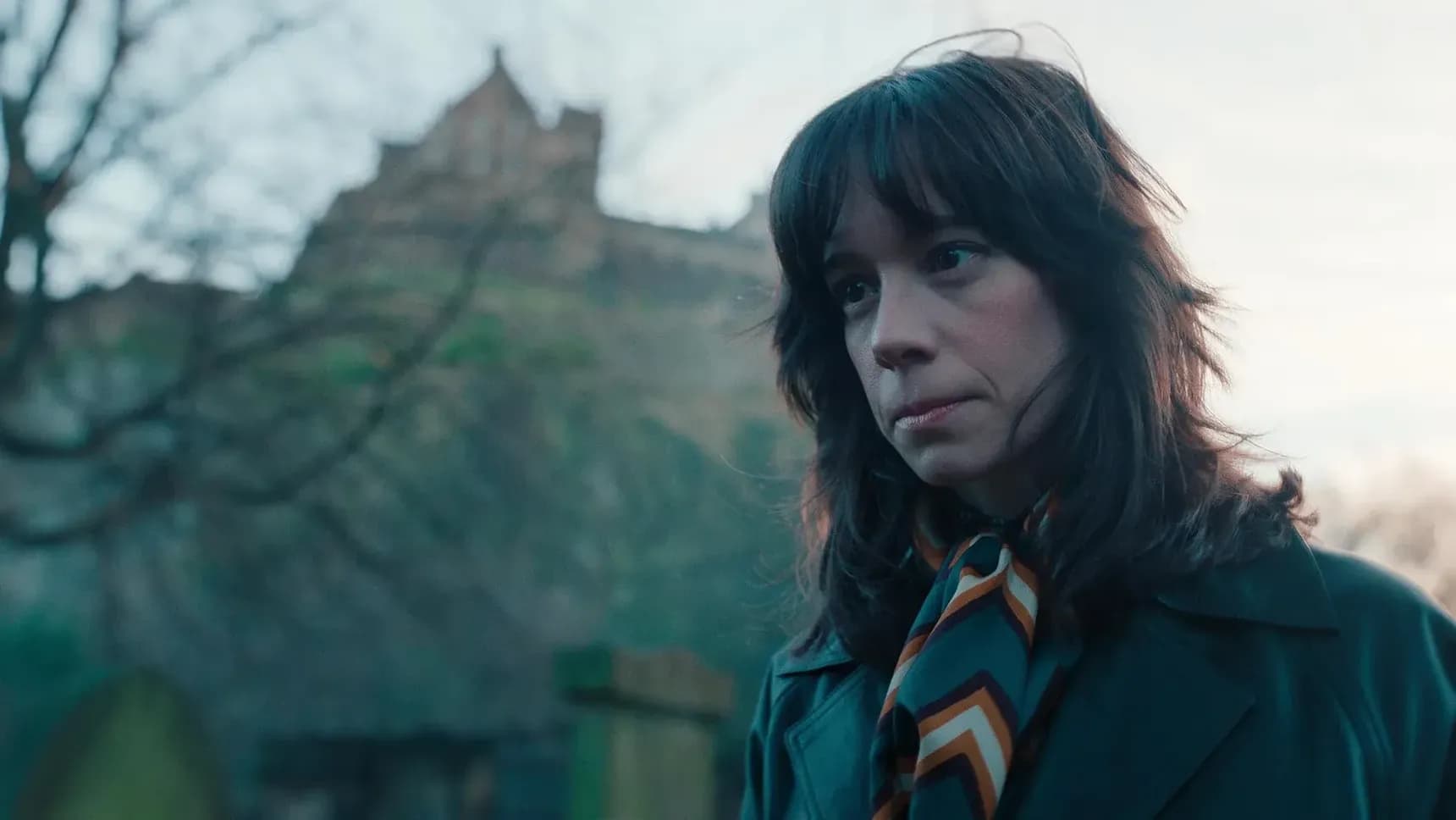 Chloe Pirrie v seriálu Oddělení Q
