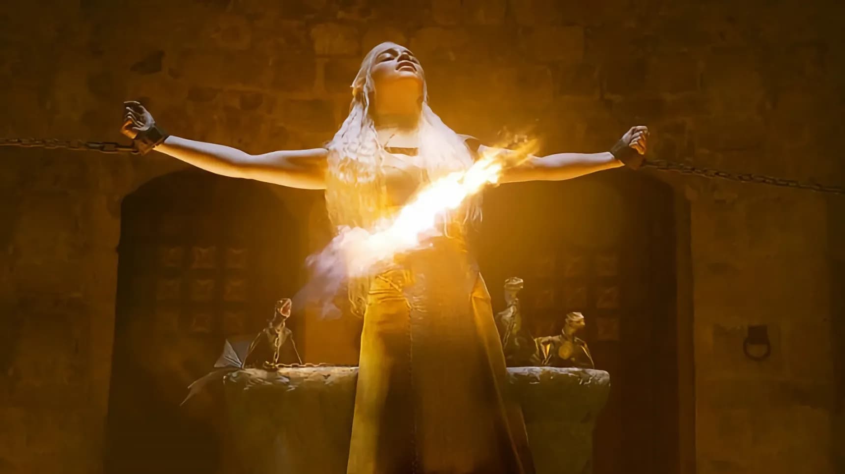 Daenerys se svými ještě malými draky