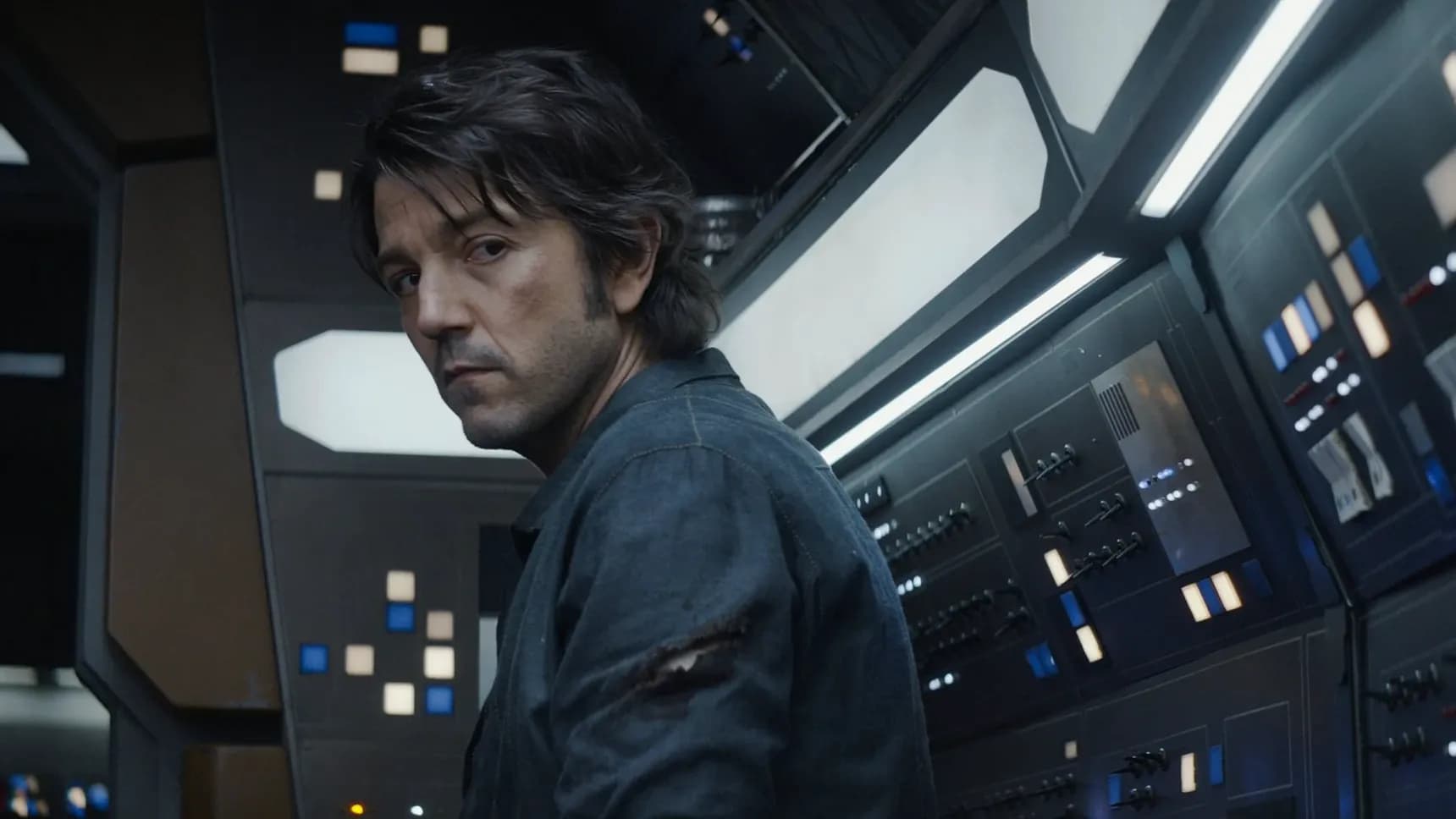 Diego Luna jako Cassian Andor