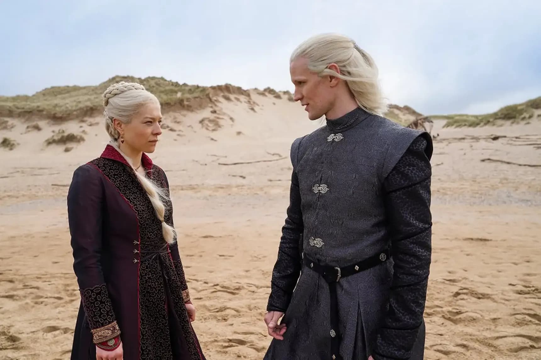 Emma D'Arcy a Matt Smith v seriálu Rod Draka
