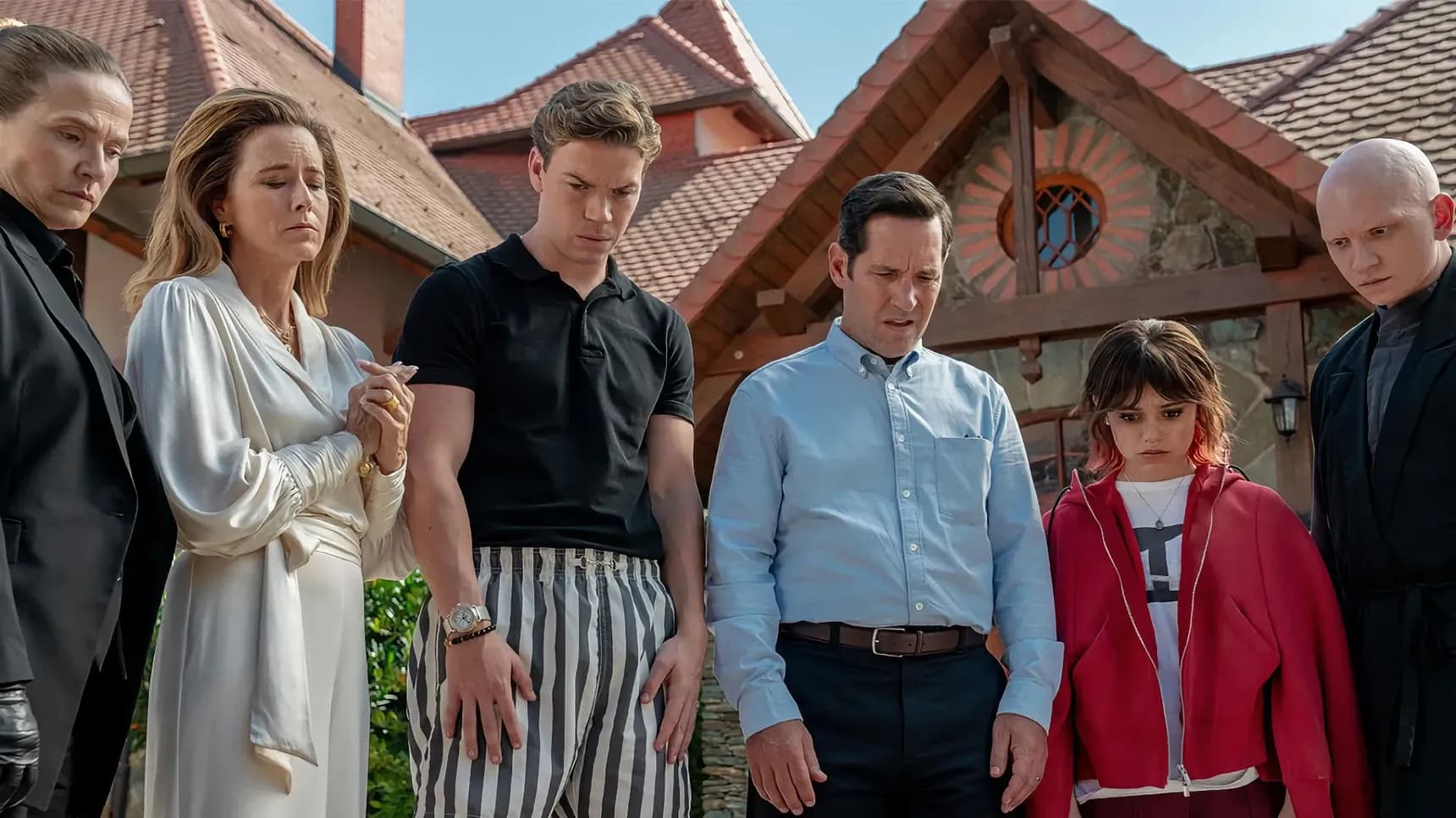 Jessica Hynes, Téa Leoni, Will Poulter, Paul Rudd, Jenna Ortega a Anthony Carrigan ve filmu Death of a Unicorn