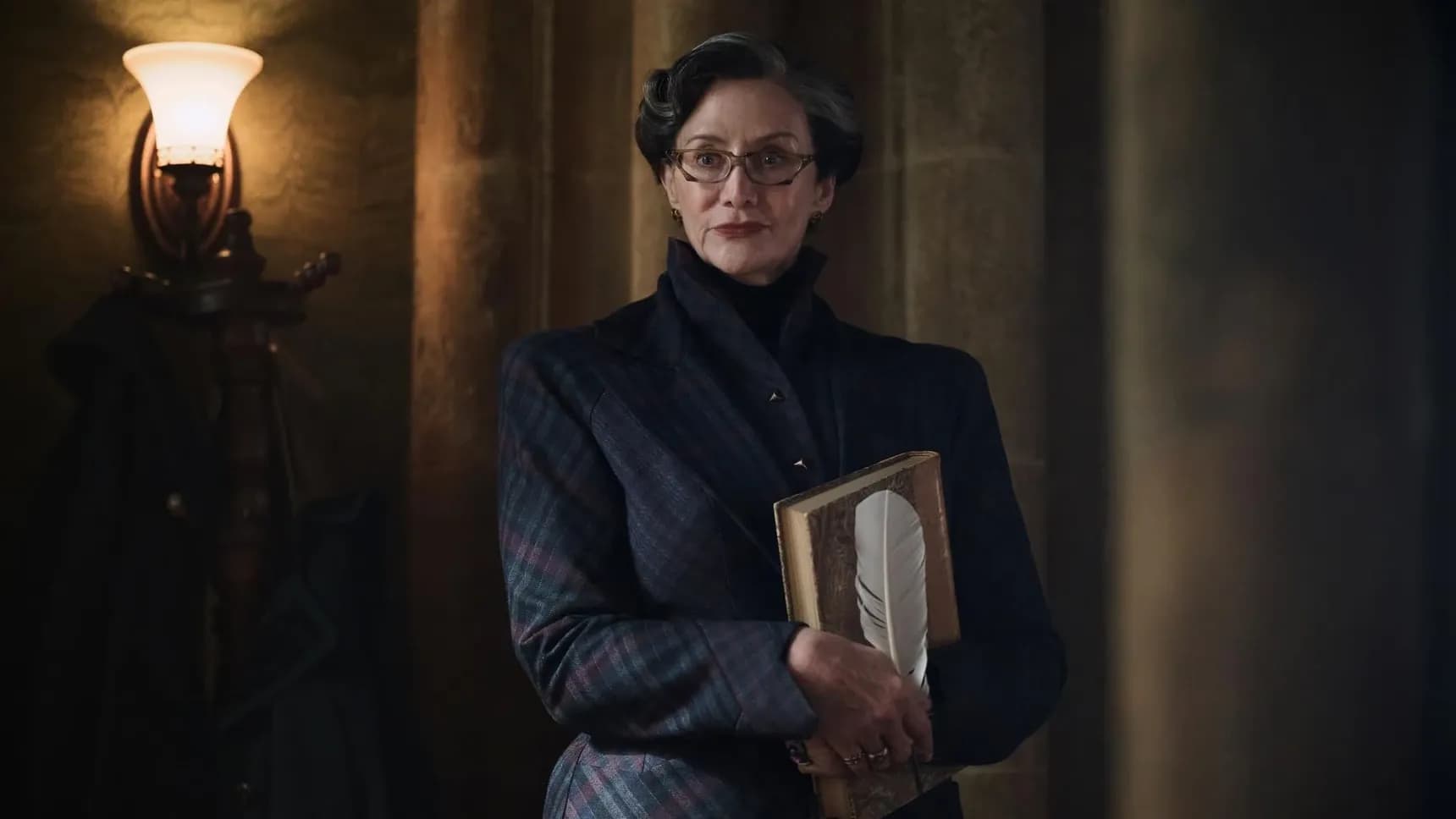 Janet McTeer jako Minerva McGonagallová v seriálu Harry Potter