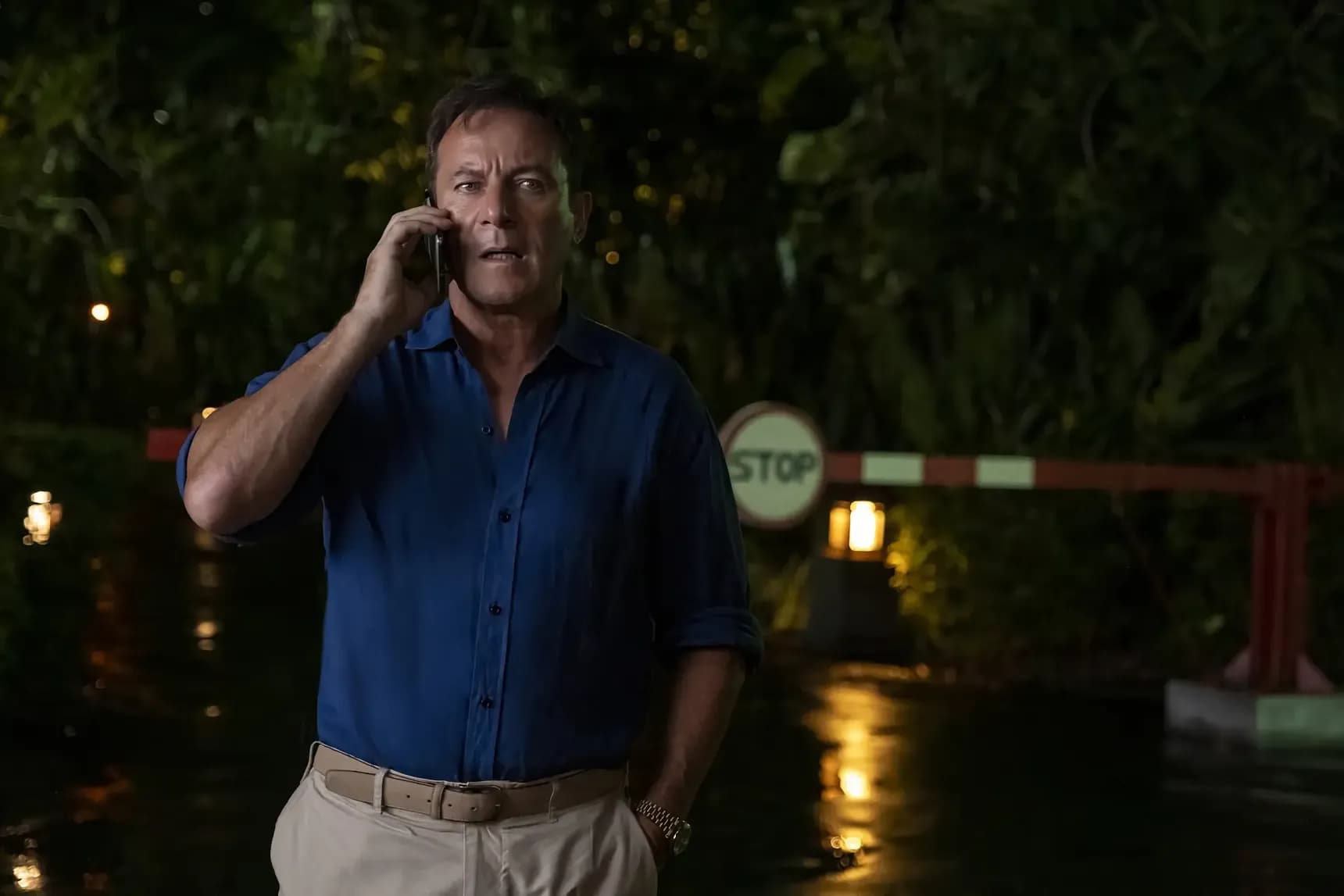 Jason Isaacs alias Timothy Ratliff v seriálu Bílý lotos