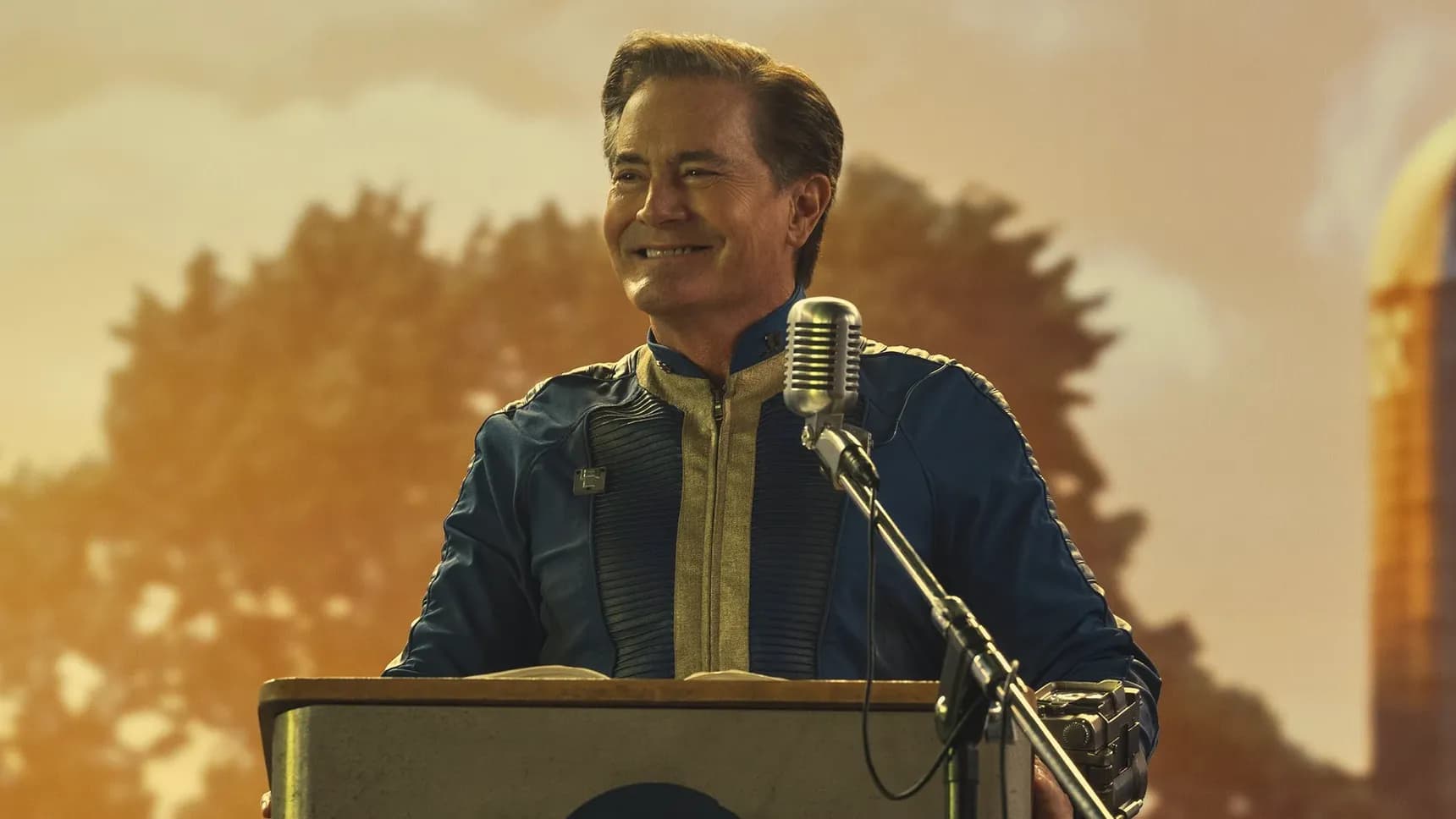 Kyle MacLachlan jako Hank MacLean v seriálu Fallout