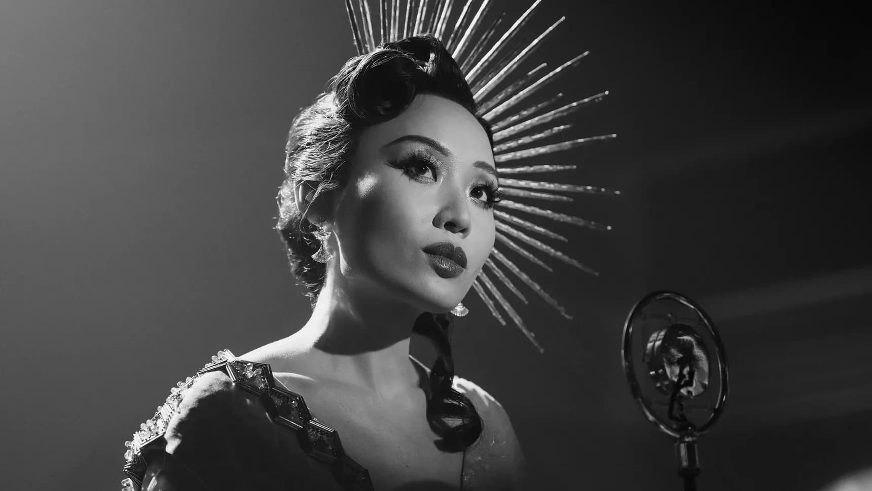 Li Jun Li v seriálu Spider-Noir