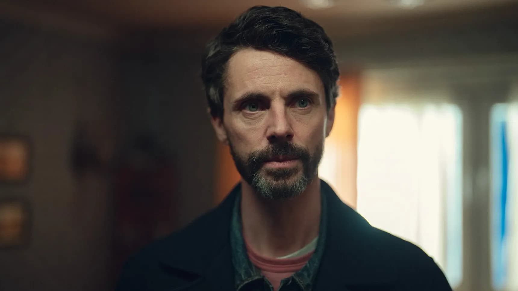 Matthew Goode jako Carl Morck v seriálu Oddělení Q