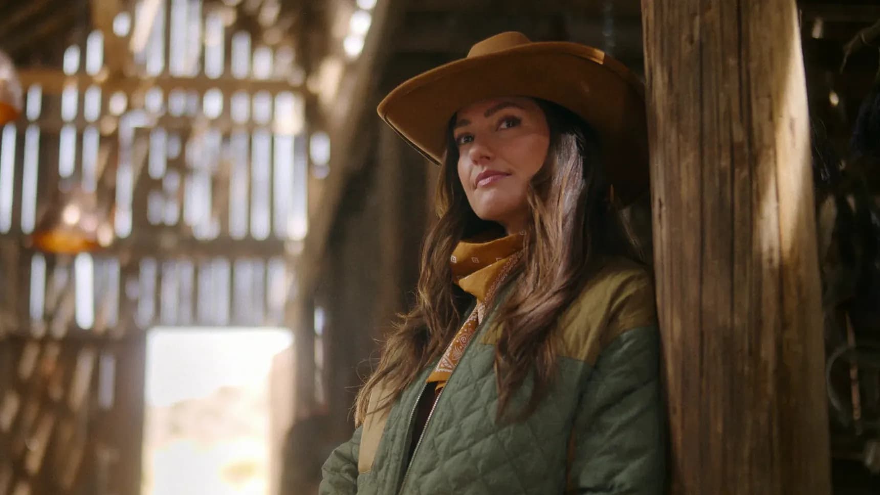 Minka Kelly jako Quinn O’Grady v seriálu Ransom Canyon
