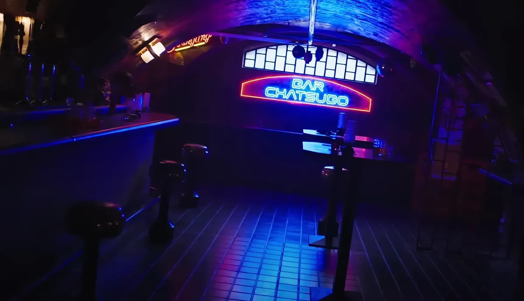 Bar Chatsubo v seriálu Neuromancer
