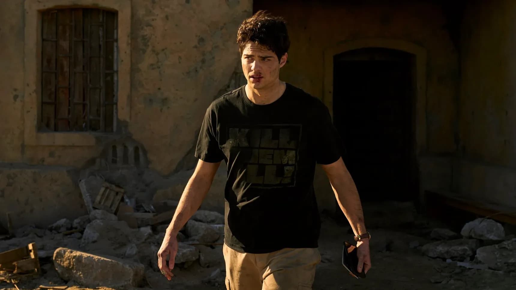 Noah Centineo v seriálu Rekrut