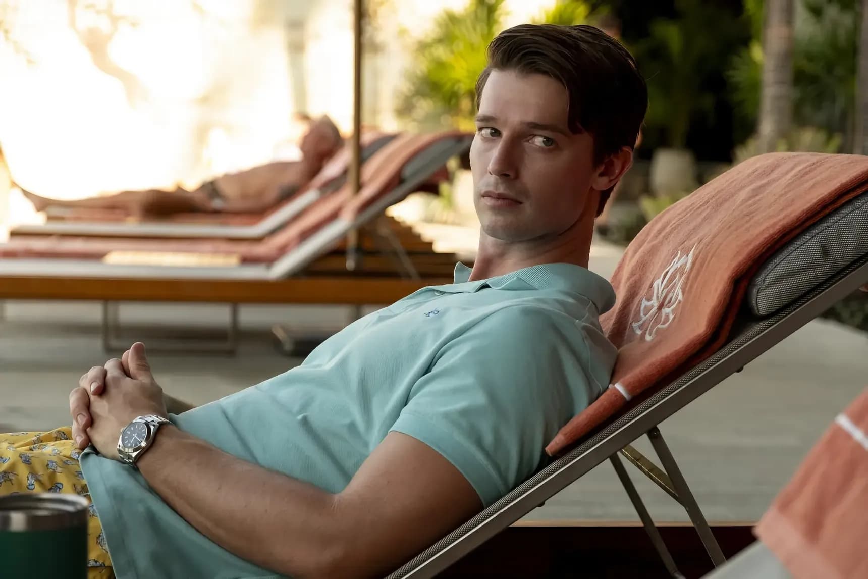 Patrick Schwarzenegger alias Saxon Ratliff v seriálu Bílý lotos