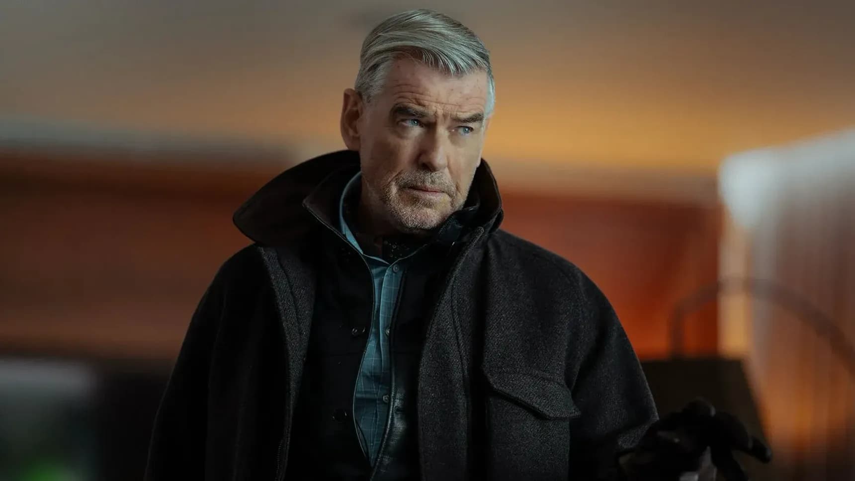 Pierce Brosnan jako Conrad Harrigan v seriálu Země gangů