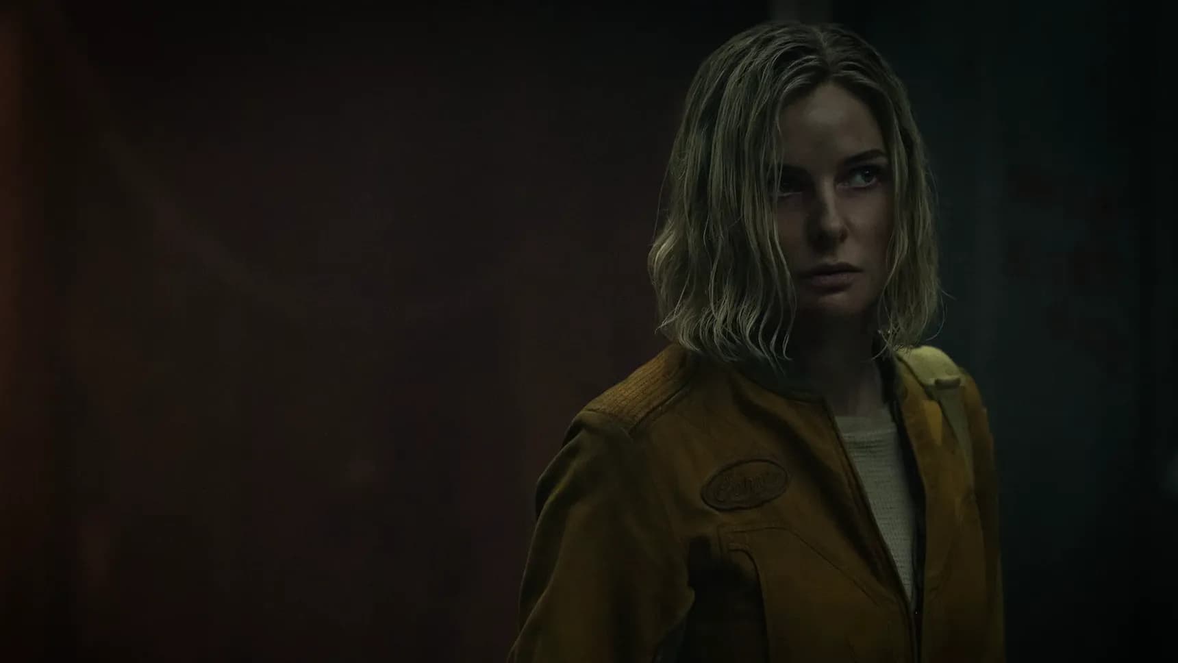 Rebecca Ferguson jako Juliette Nichols ve druhé řadě seriálu Silo
