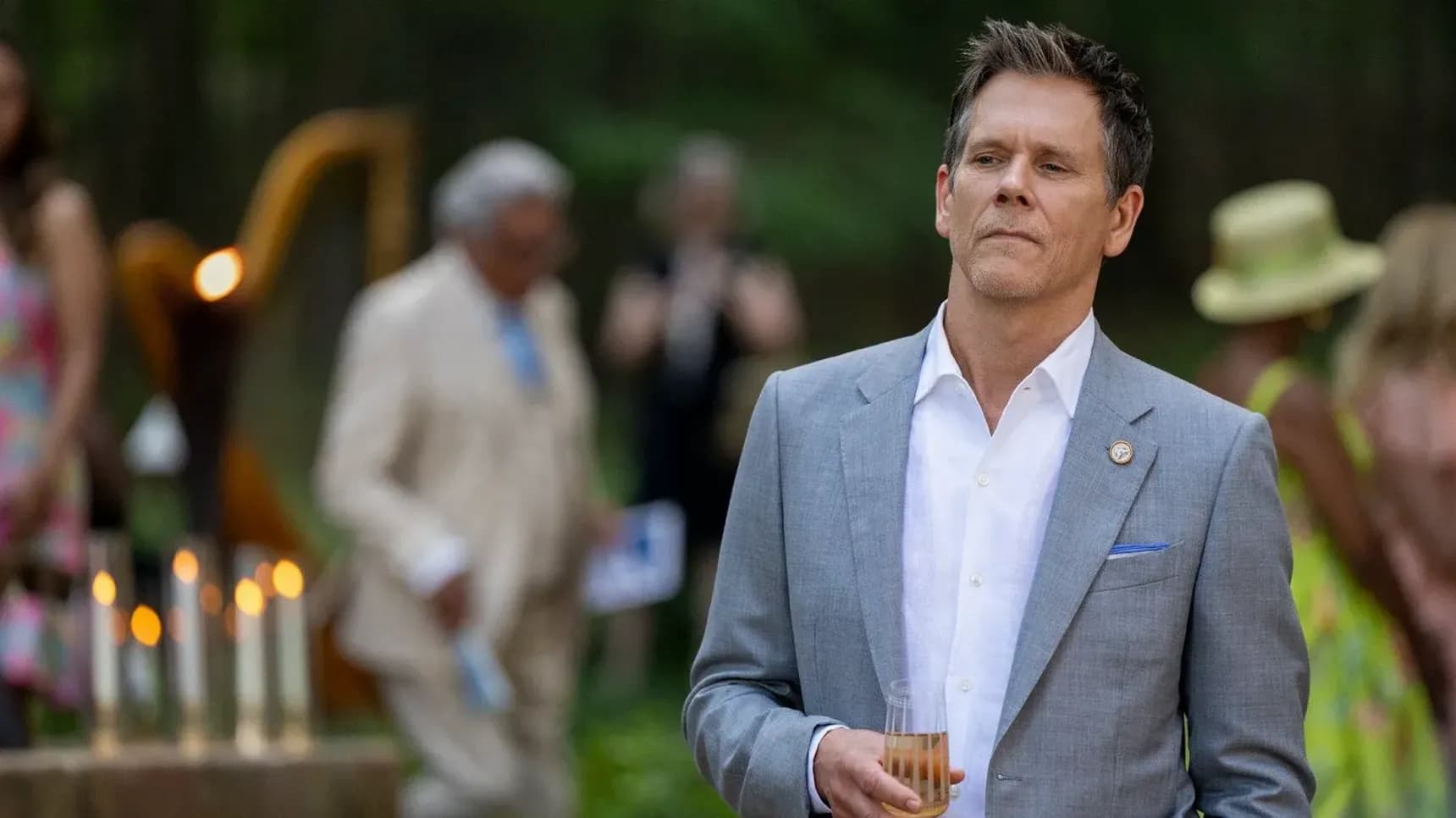 Kevin Bacon v seriálu Sirény