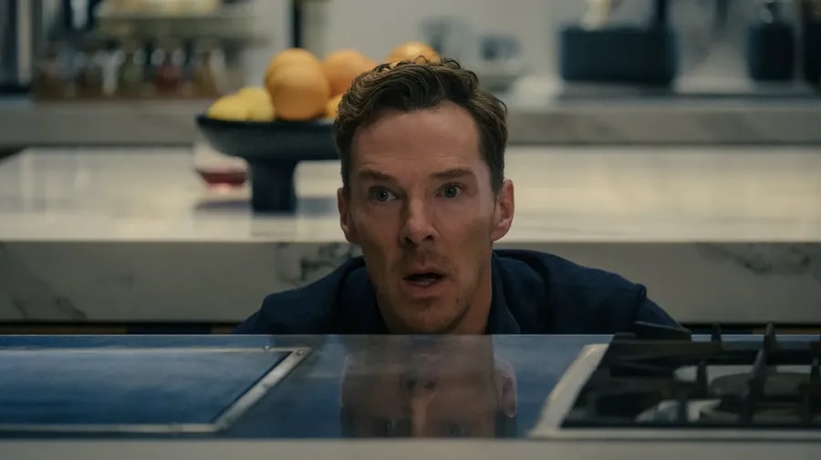 Benedict Cumberbatch jako Theo ve filmu The Roses
