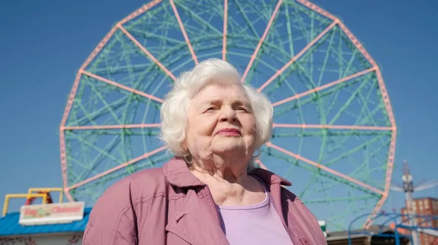 June Squibb ve filmu Eleanor the Great