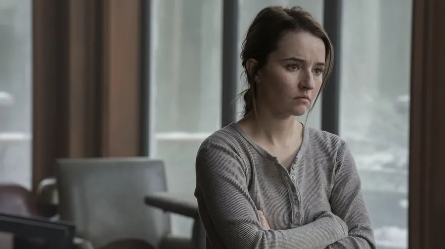 Kaitlyn Dever jako Abby v seriálu The Last of Us