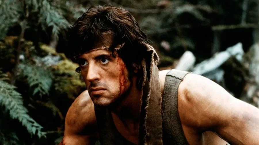 Sylvester Stallone jako Rambo ve filmu Rambo: První krev