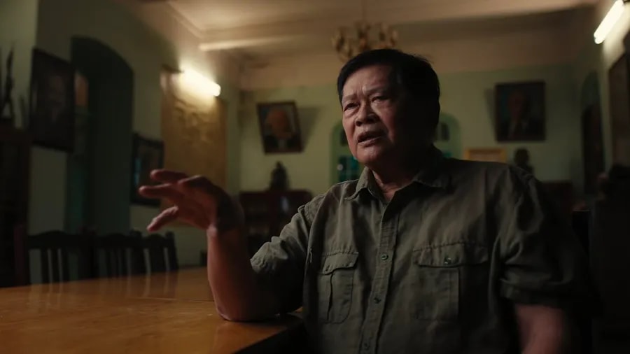 Záběr z rozhovoru v dokumentu Zlomové okamžiky: Válka ve Vietnamu