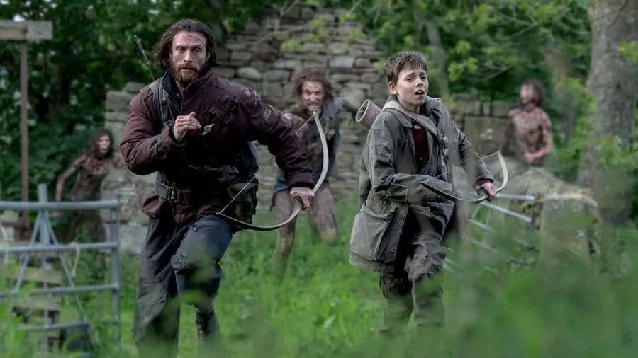 Aaron Taylor-Johnson a Alfie Williams ve filmu 28 let poté