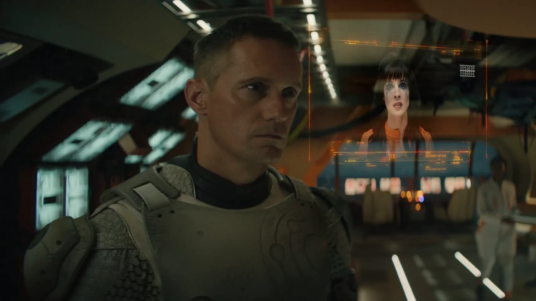 Alexander Skarsgård jako Robokat v seriálu Z deníků Robokata