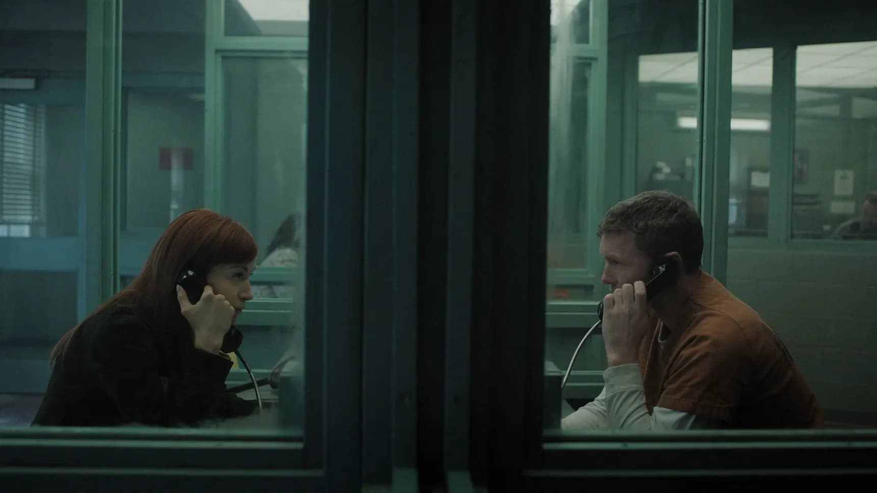Britt Lower, Sam Worthington v minisérii Najdu si tě