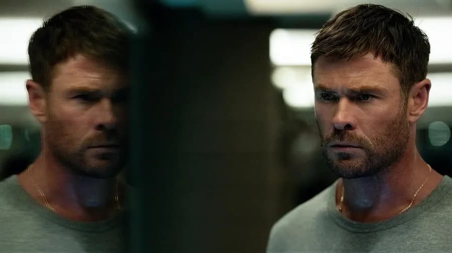 Chris Hemsworth jako Mike Davis ve filmu Cesta zločinu (2026)