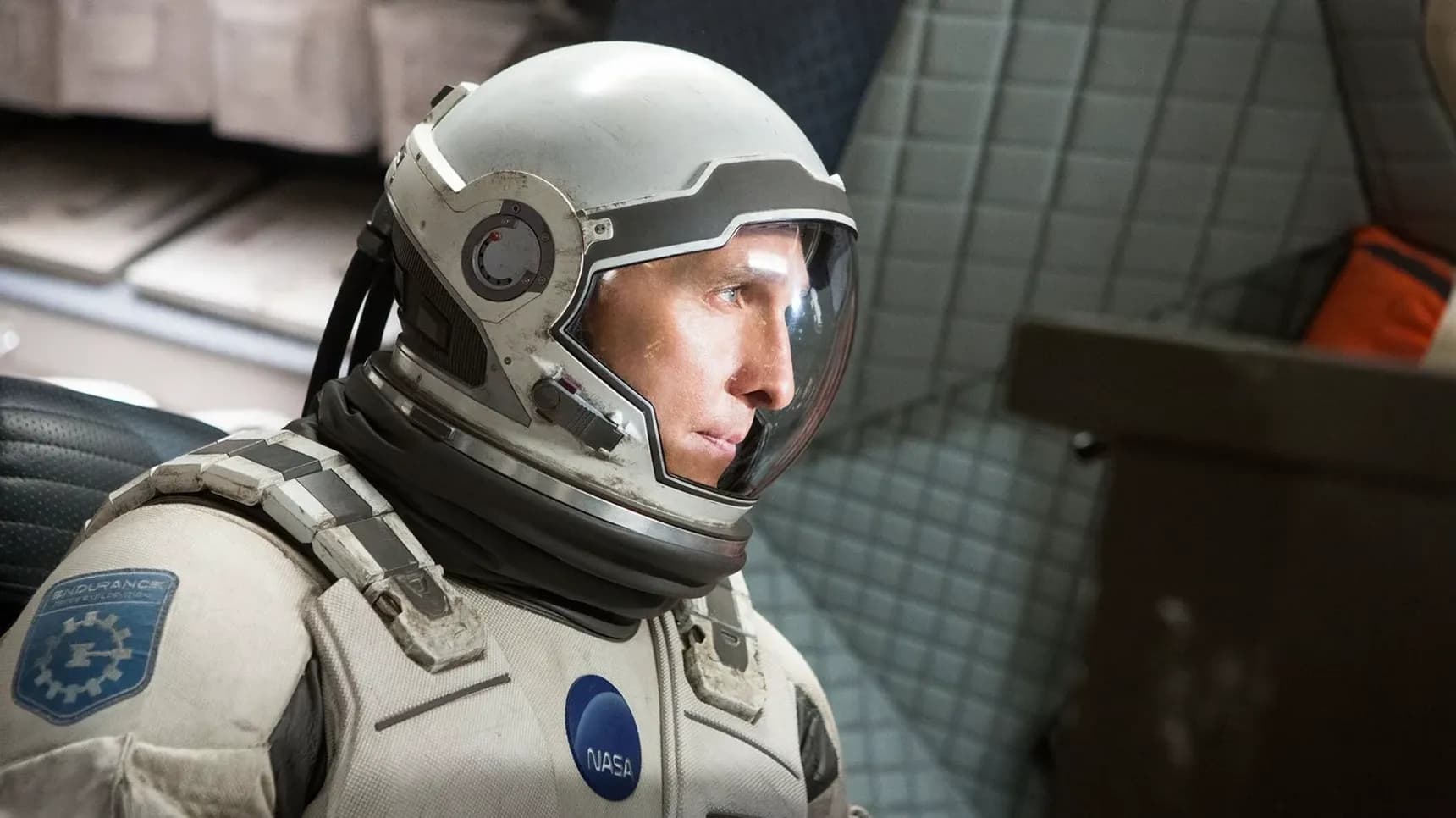 Matthew McConaughey na záběru z filmu Interstellar