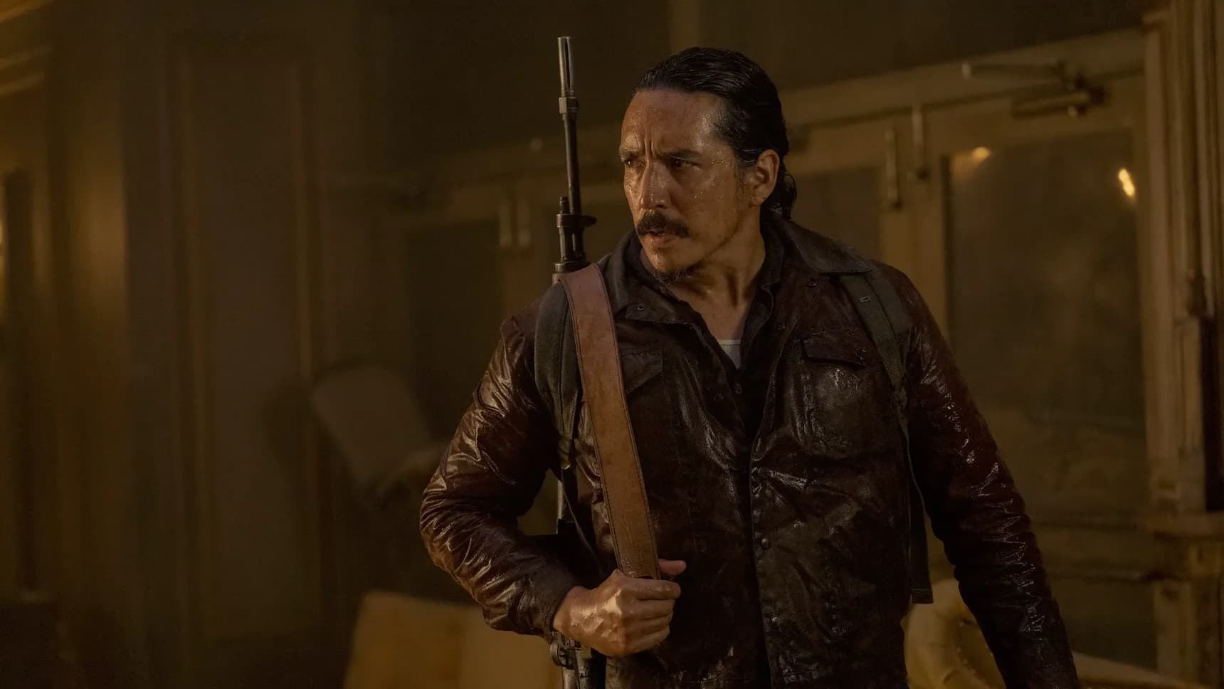 Gabriel Luna jako Tommy v seriálu The Last of Us