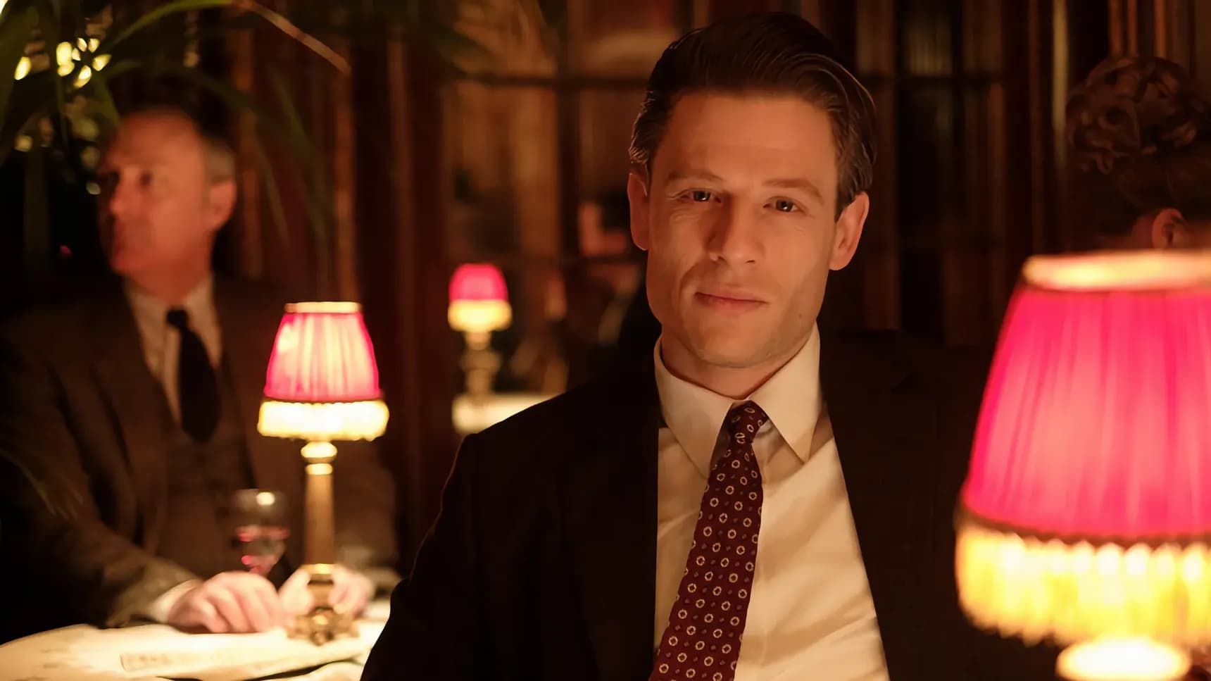 James Norton v seriálu Soud s Christine Keelerovou