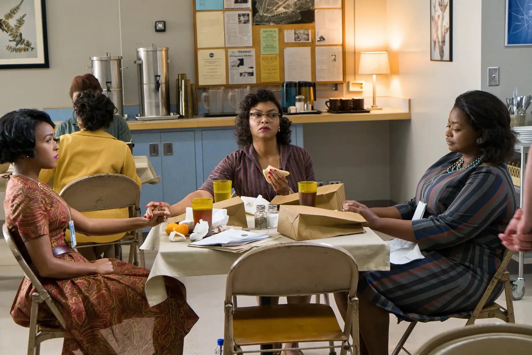 Janelle Monáe jako Mary Jackson, Taraji P. Henson jako Katherine Johnson a Octavia Spencer jako Dorothy Vaughan ve filmu Skrytá čísla