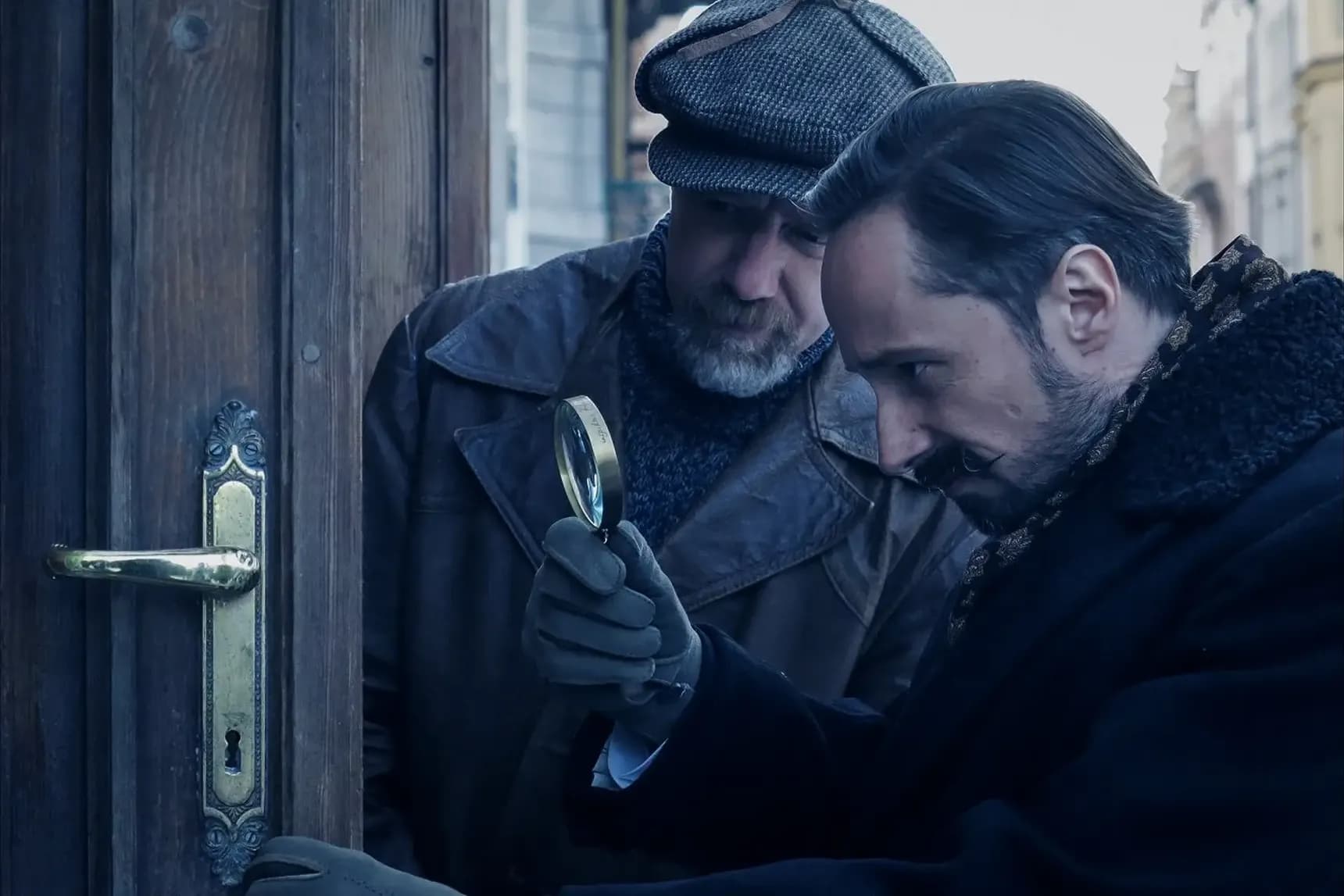 Jiří Langmajer a Jaroslav Plesl v seriálu Zločiny Velké Prahy