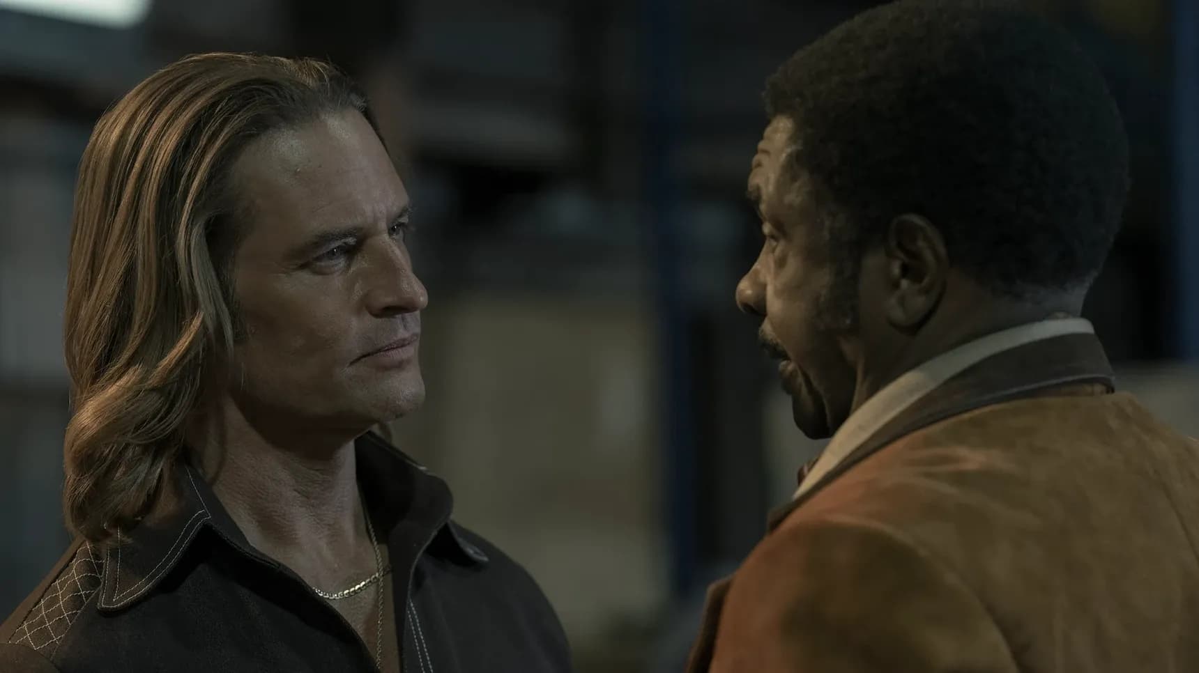 Josh Holloway a Keith David v seriálu Duster