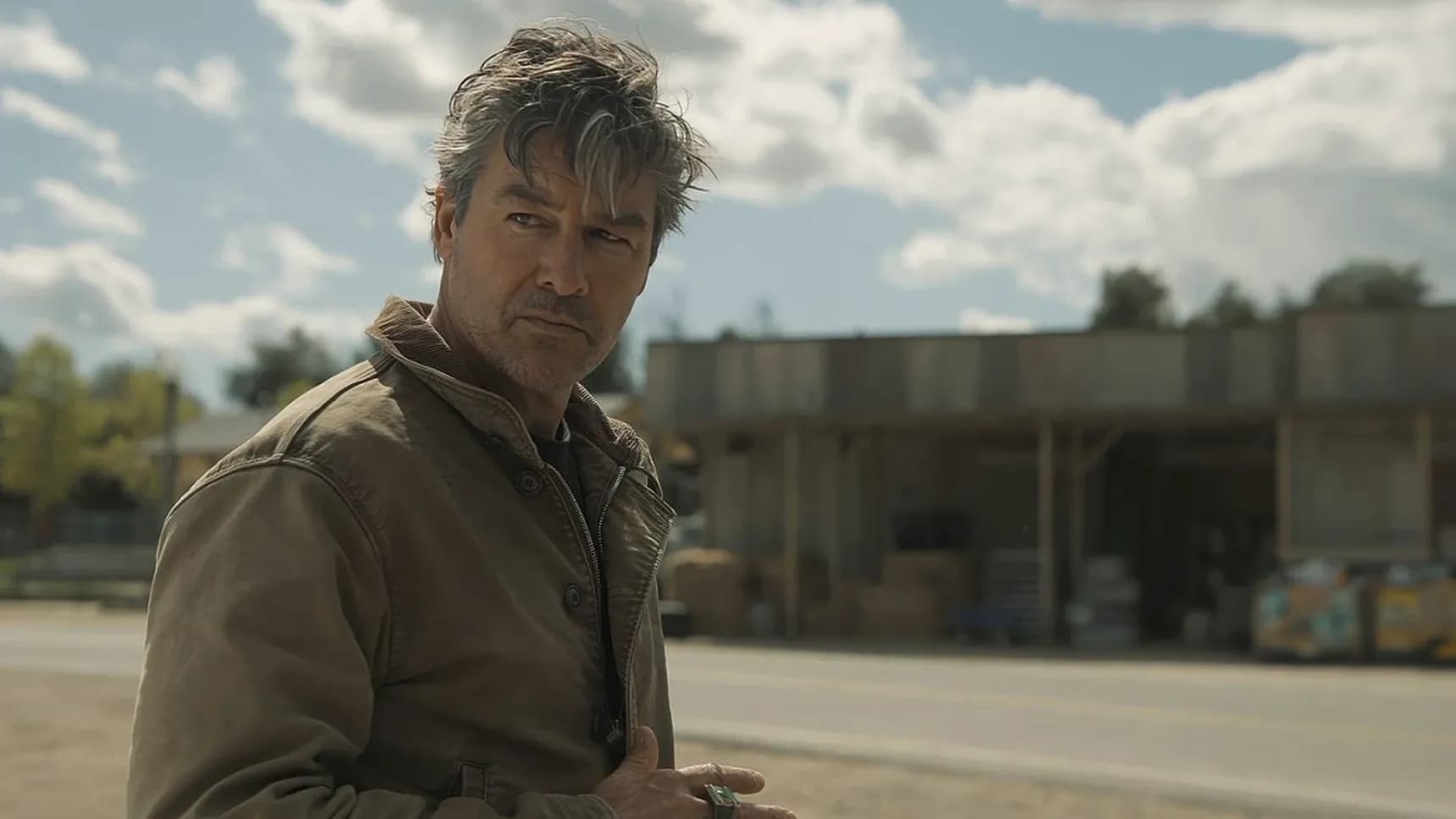 Kyle Chandler v seriálu Lanterns