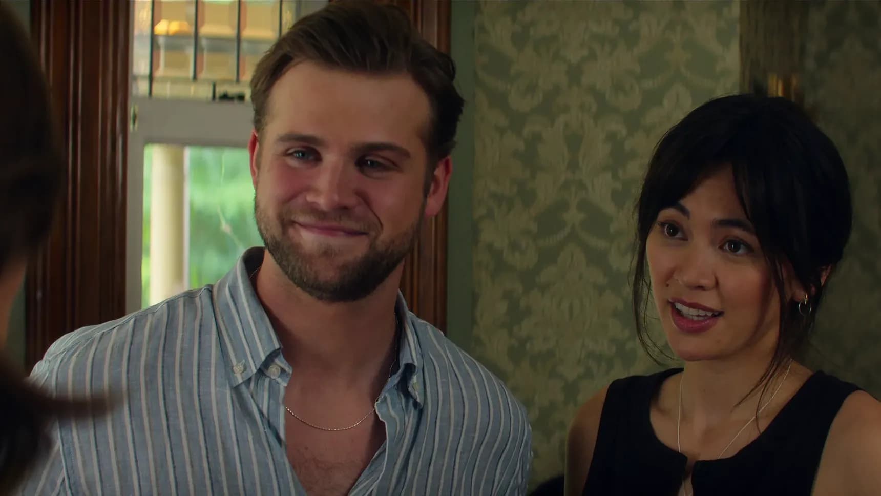 Leo Woodall a Jessica Henwick v seriálu Vladimir