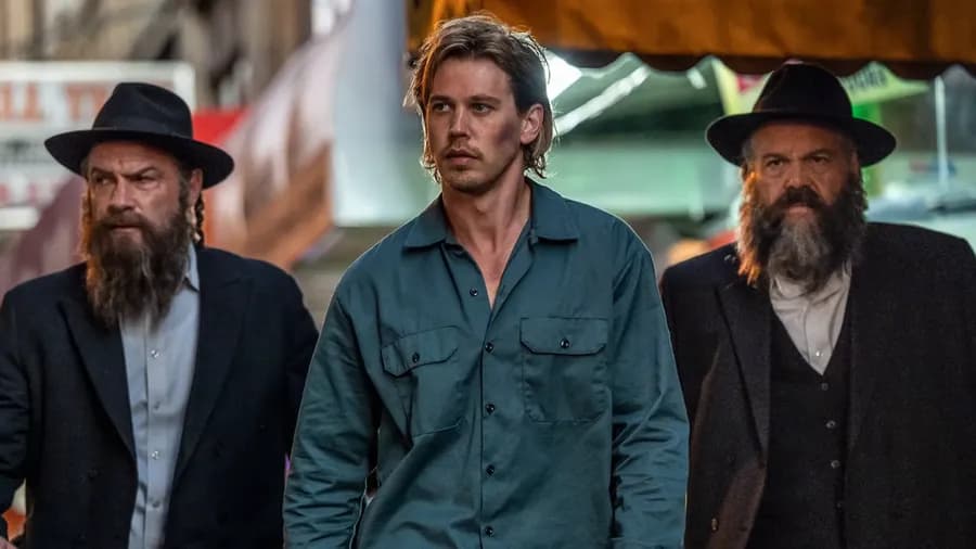 Liev Schreiber, Austin Butler a Vincent D'Onofrio ve filmu Dopaden při činu