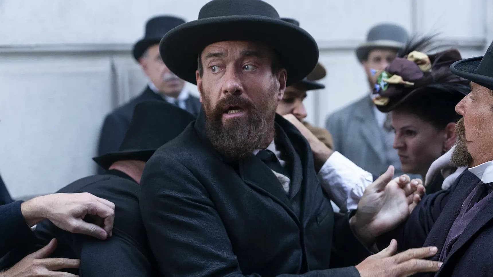 Matthew Macfadyen v seriálu Rána bleskem