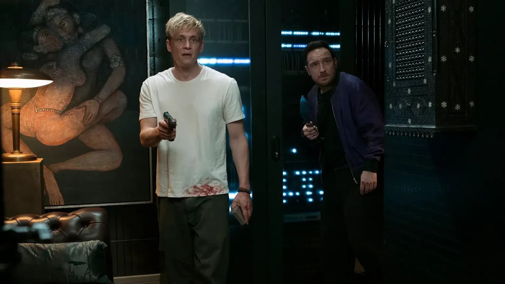 Matthias Schweighöfer jako Tim a Frederick Lau jako soused Marvin ve filmu Cihla