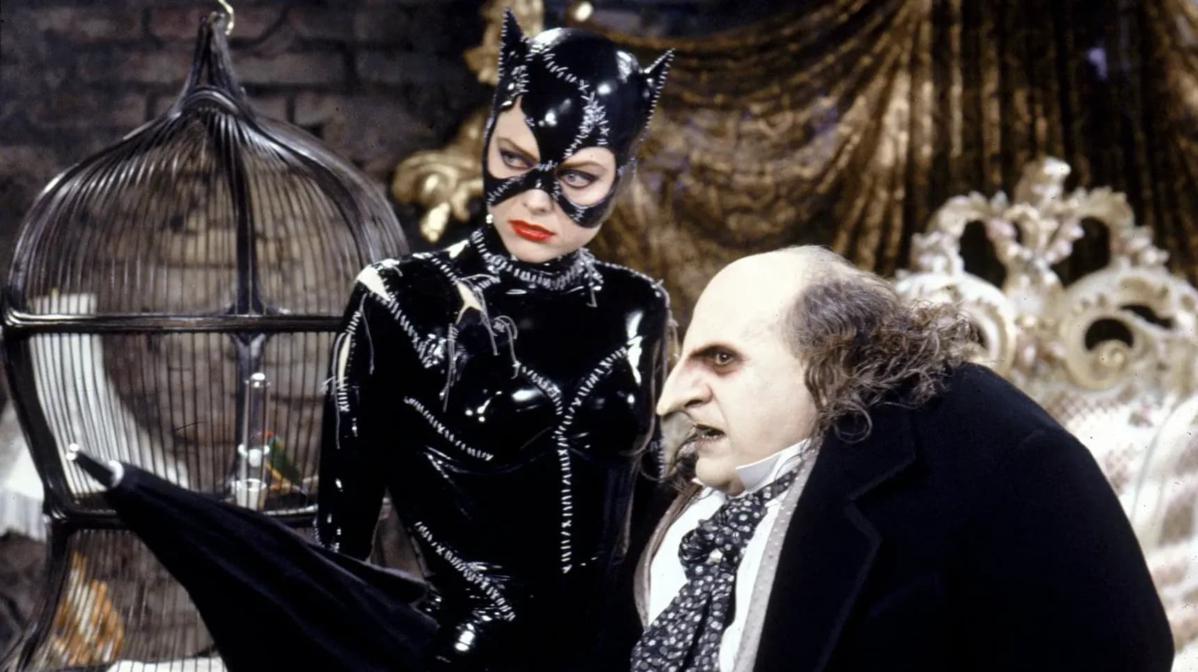Michelle Pfeiffer a Danny DeVito ve filmu Batman se vrací