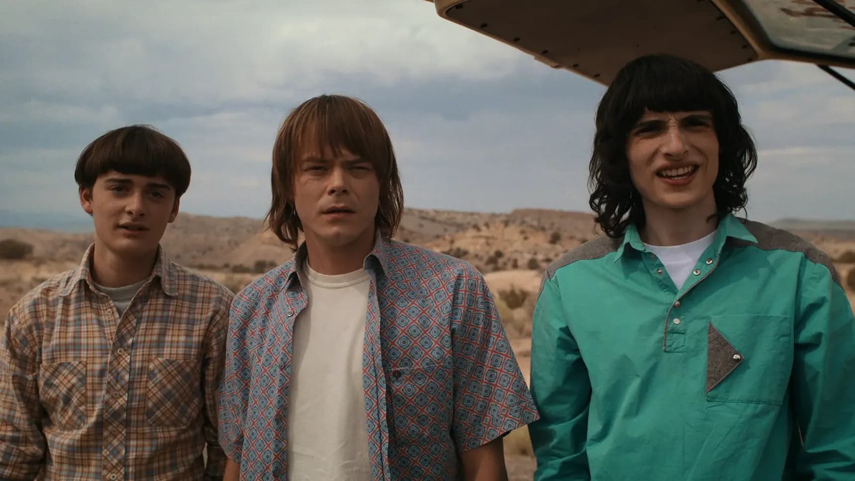 Noah Schnapp, Charlie Heaton a Finn Wolfhard v seriálu Stranger Things