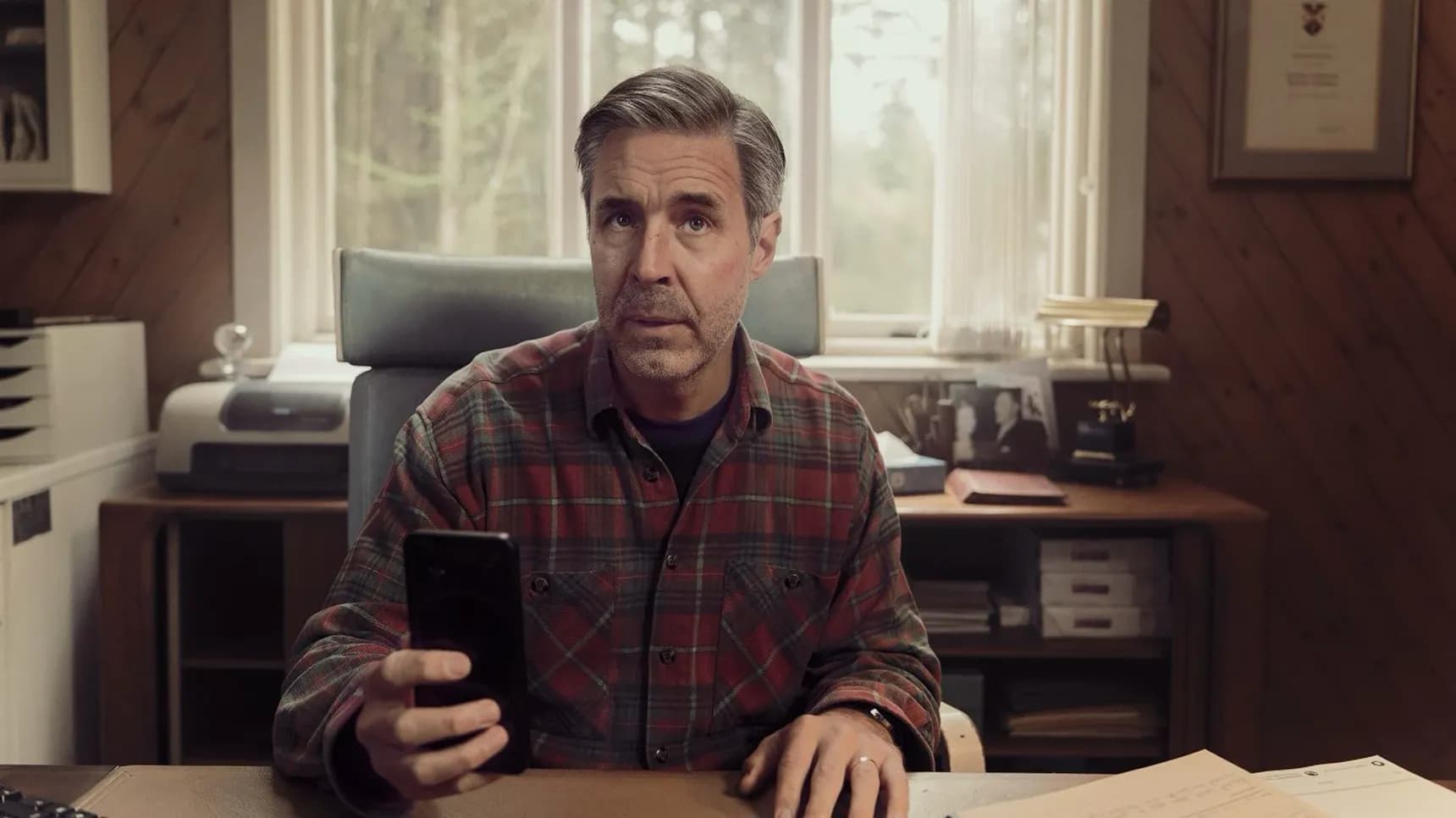 Paddy Considine v seriálu Small Town, Big Story