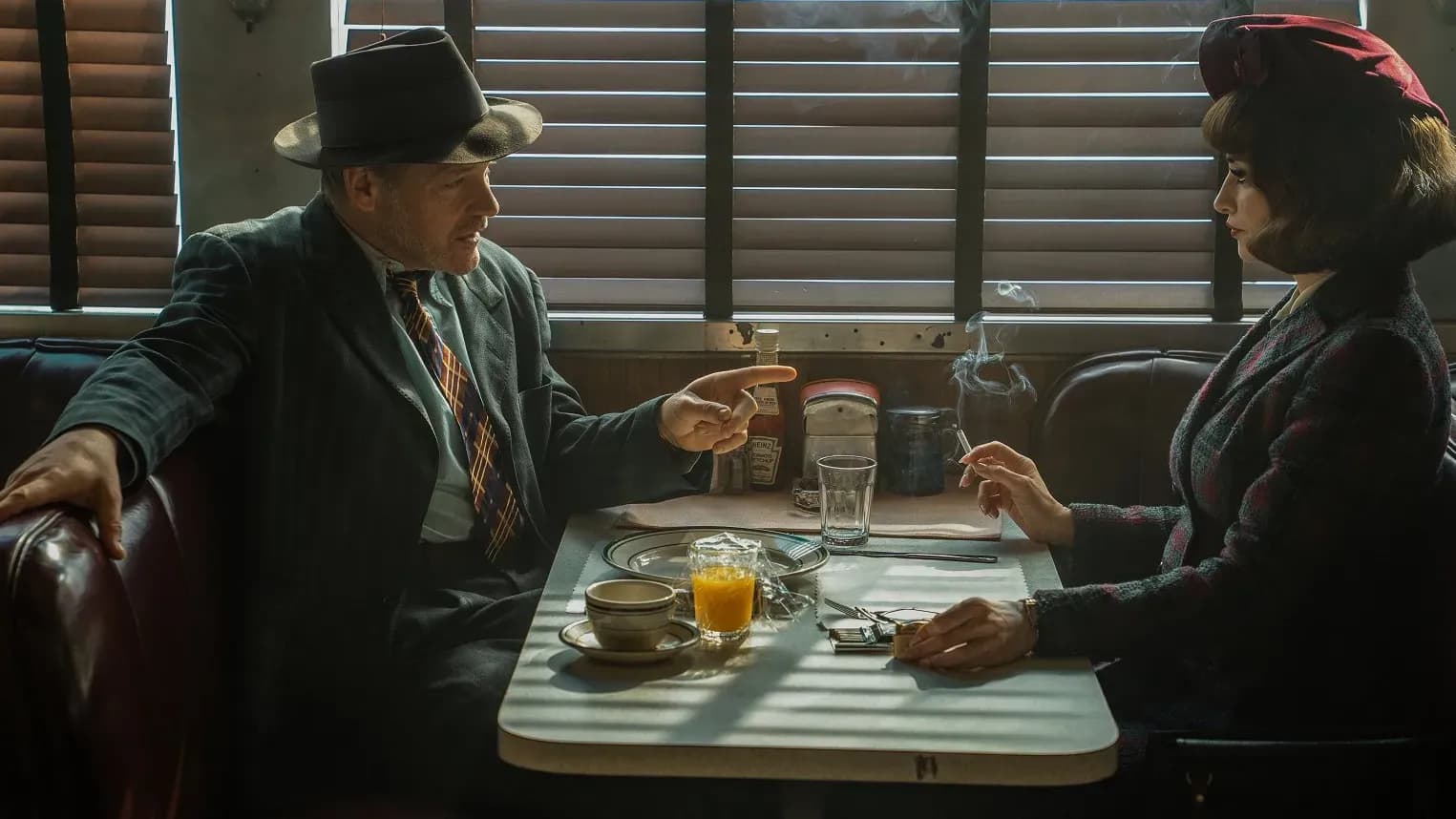 Peter Sarsgaard a Penélope Cruz ve filmu Nevěsta!