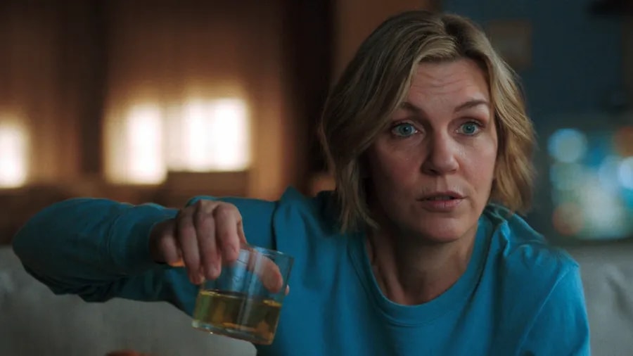 Rhea Seehorn v seriálu Pluribus