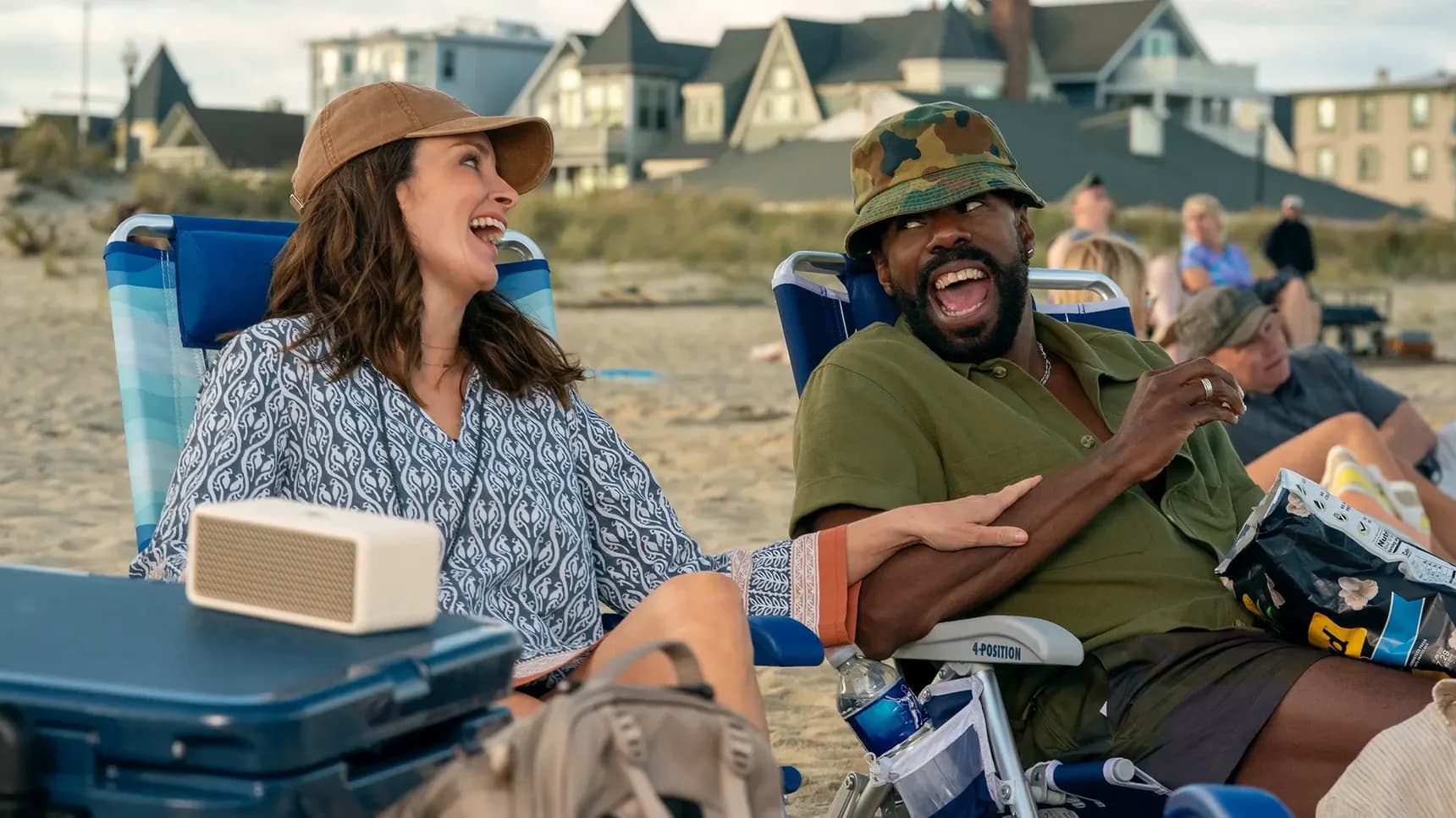 Tina Fey a Colman Domingo v druhé řadě seriálu Čtyři roční období