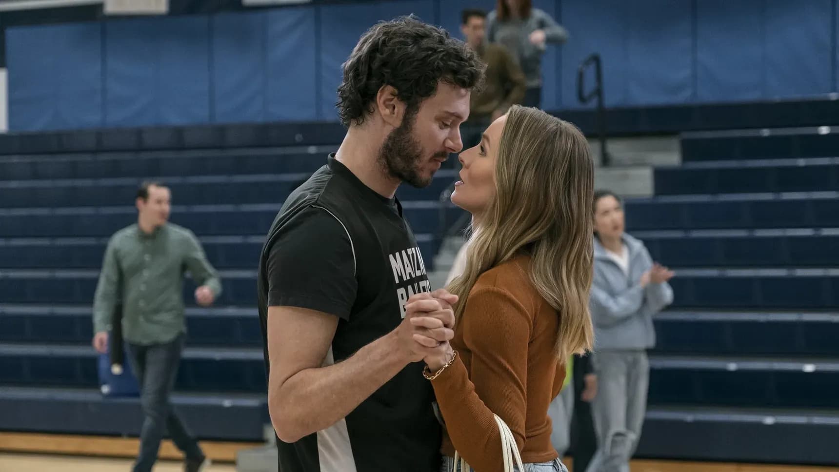 Adam Brody a Kristen Bell v seriálu Tohle nikdo nechce
