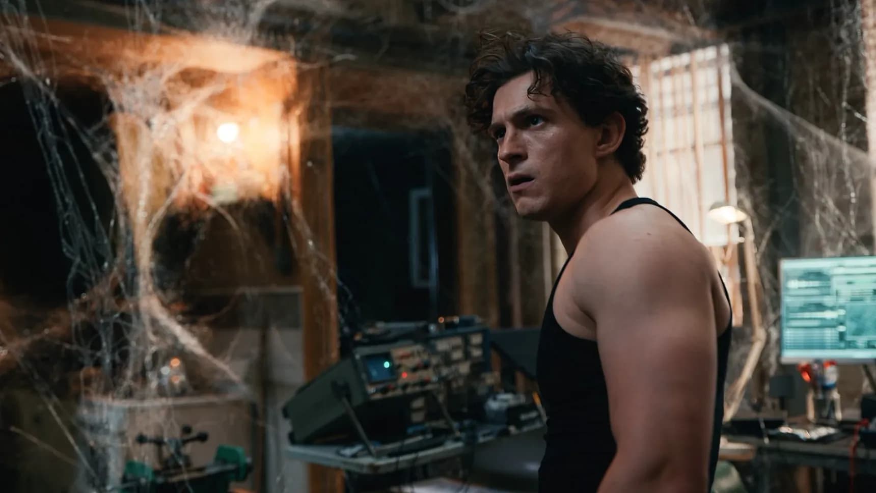 Tom Holland ve filmu Spider-Man: Zbrusu nový den