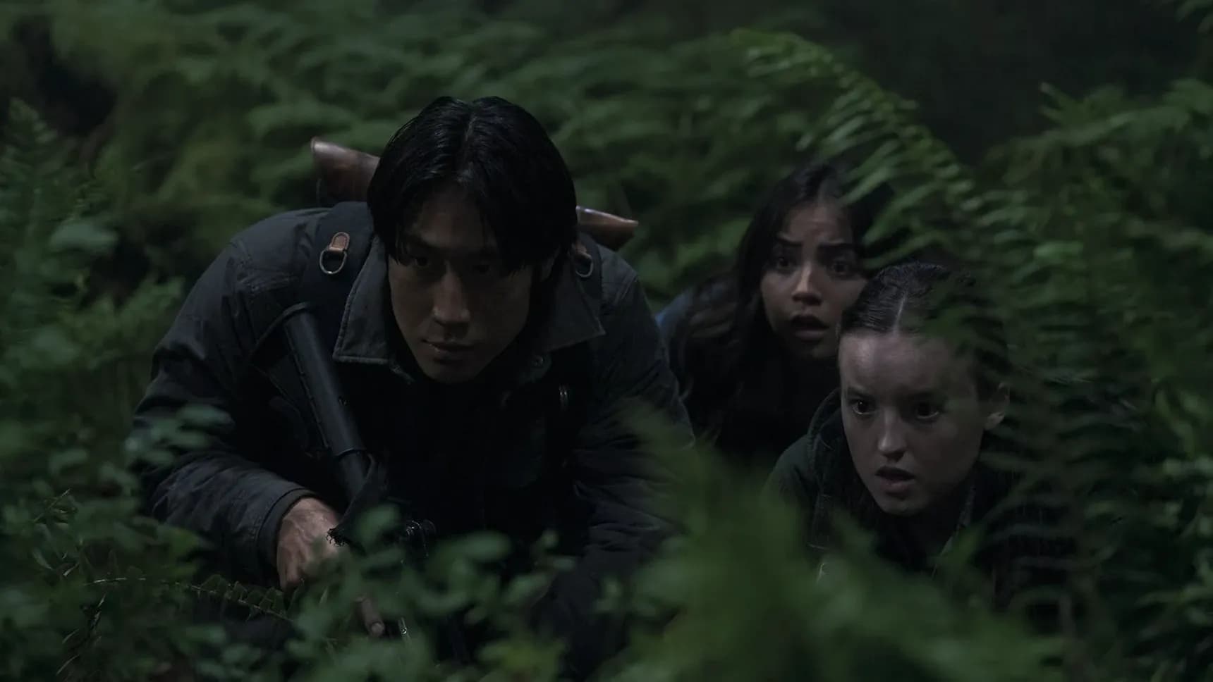Young Mazino, Isabela Merced a Bella Ramsey v seriálu The Last of Us